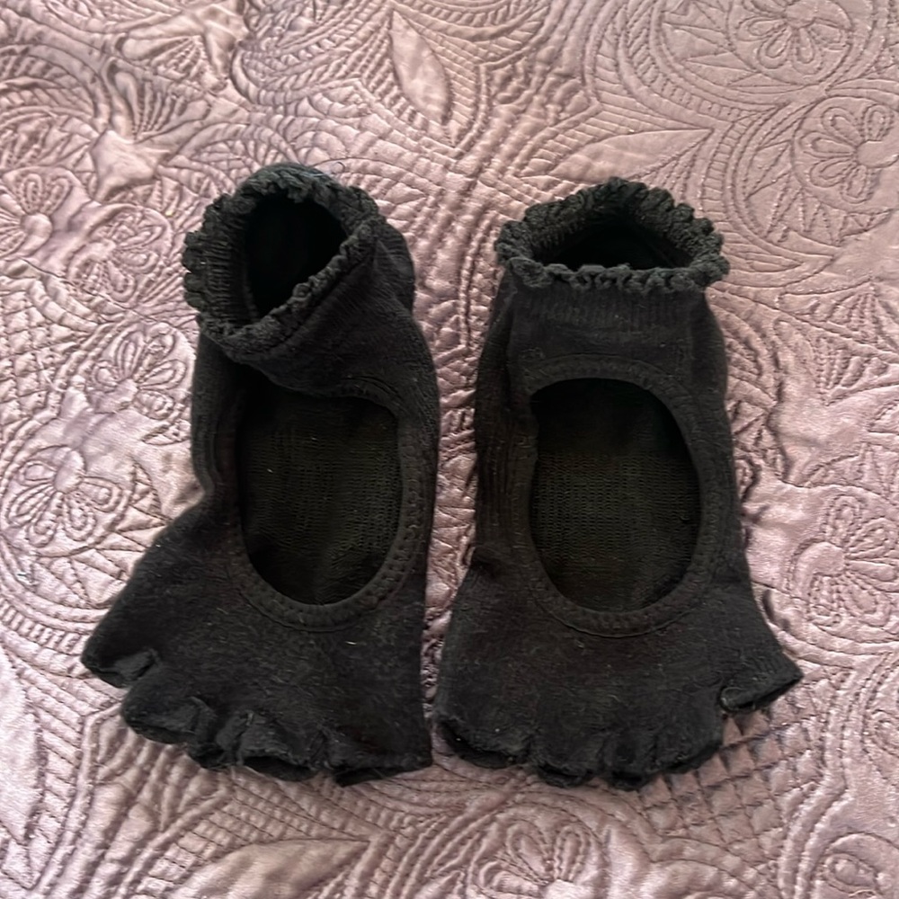 *$5 items are 5 for $15* Toesox barre socks
